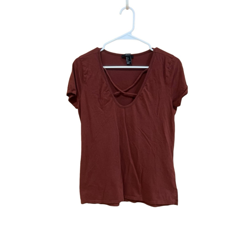 Forever 21 Burgundy T-Shirt Women's Small